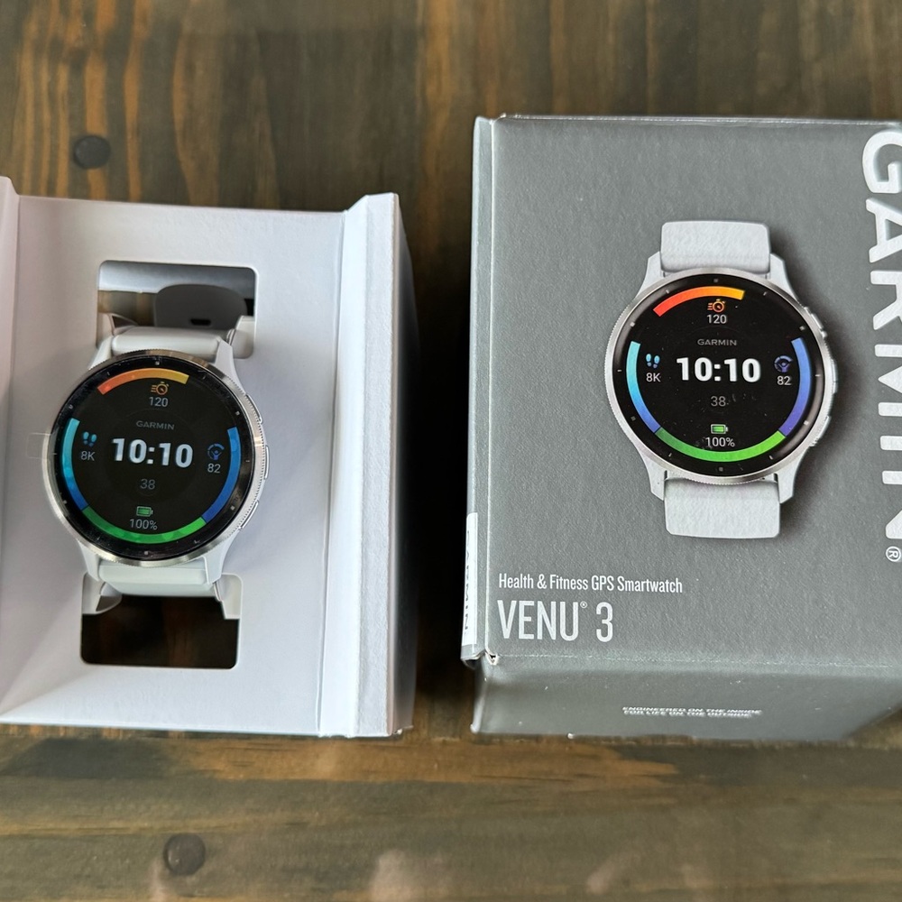 Garmin Venu 3 Smartwatch - Silver Bezel with White Band - Picture 3 of 3